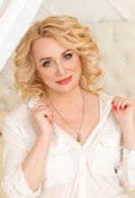 Agence matrimoniale rencontre de ELENA  femme russe de 44 ans